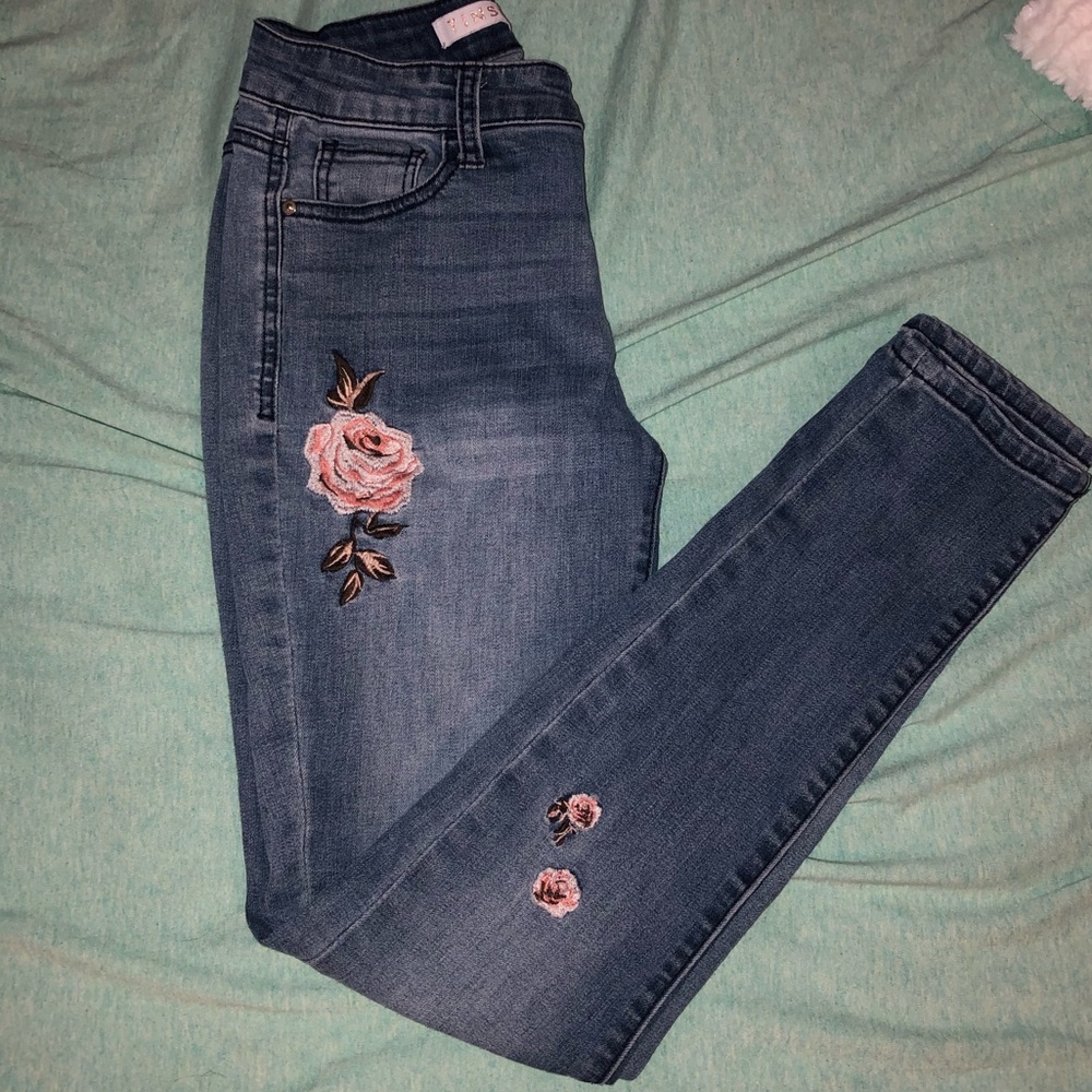 Floral embroidered jeans - Picture 2 of 4